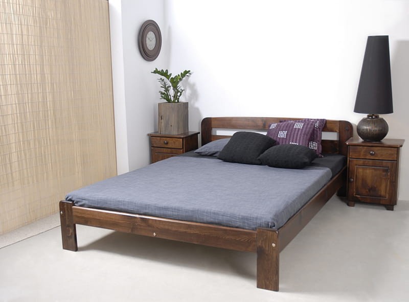 Postel z masivu 180x200 Marcelína ořech s roštem