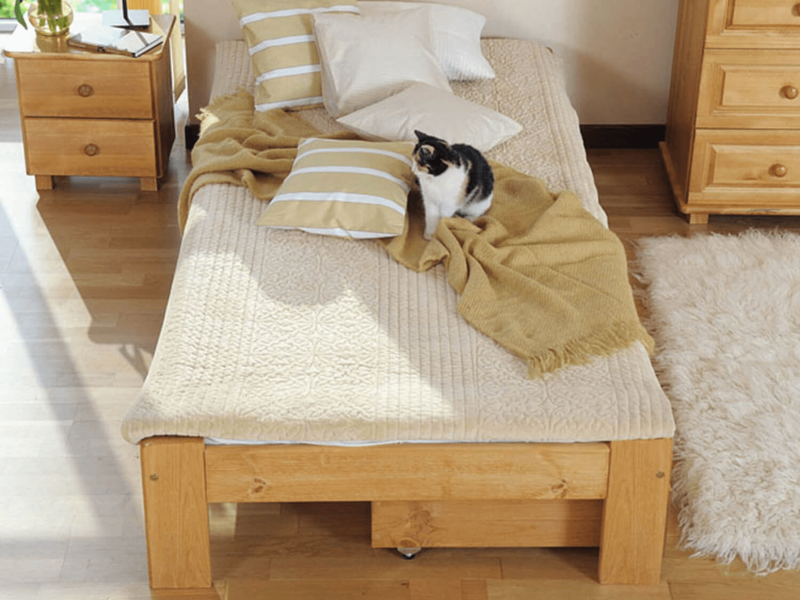 Postel z masivu 90x200 Adéla olše s roštem