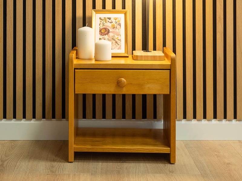 Noční stolek z masivu Vita olše