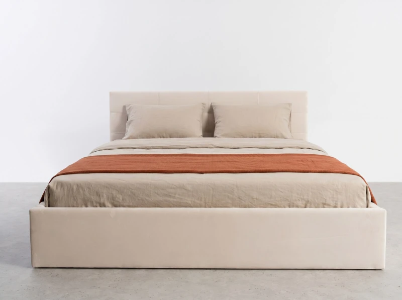Čalouněná postel s úložným prostorem 180×200 cm Tilo Velvet – béžová