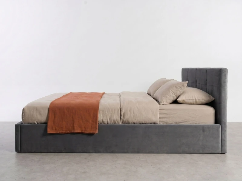 Čalouněná postel s úložným prostorem 140×200 cm Tilo Velvet – Grafitový