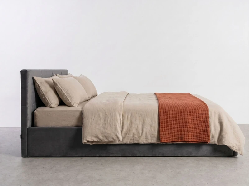 Čalouněná postel s úložným prostorem 160×200 cm Tilo Velvet – Grafitový
