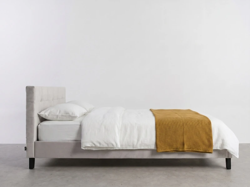 Čalouněná postel 120×200 cm Sumi Velvet – šedá