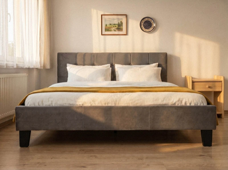 Čalouněná postel 180×200 cm Sumi Velvet – Grafitový