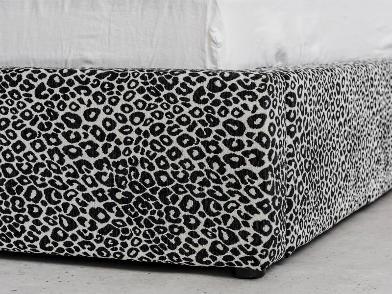 Čalouněná postel s úložným prostorem 160x200 PRO line 19 Wild 219