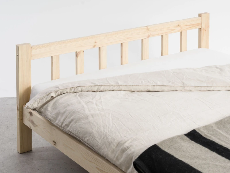 Postel z masivu 120x200 Alena borovice s roštem